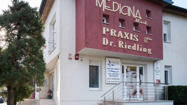 Medicina Klinika Hévíz Ady utca 5 - Épület utcai homlokzati képe.